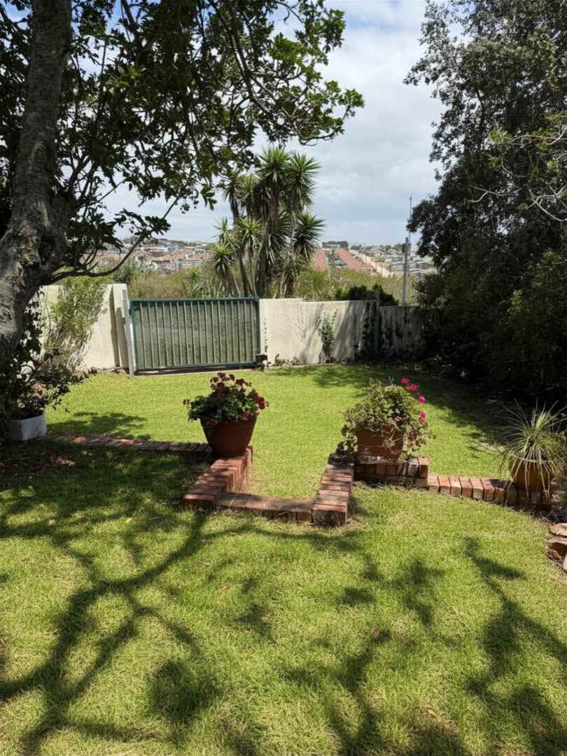 5 Bedroom Property for Sale in Kenton On Sea Eastern Cape